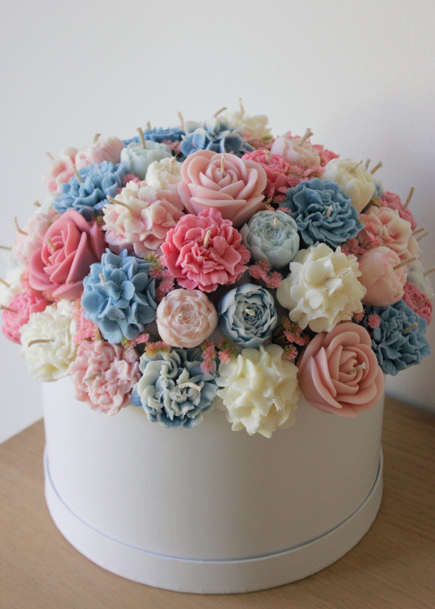 Mixed candle bouquet