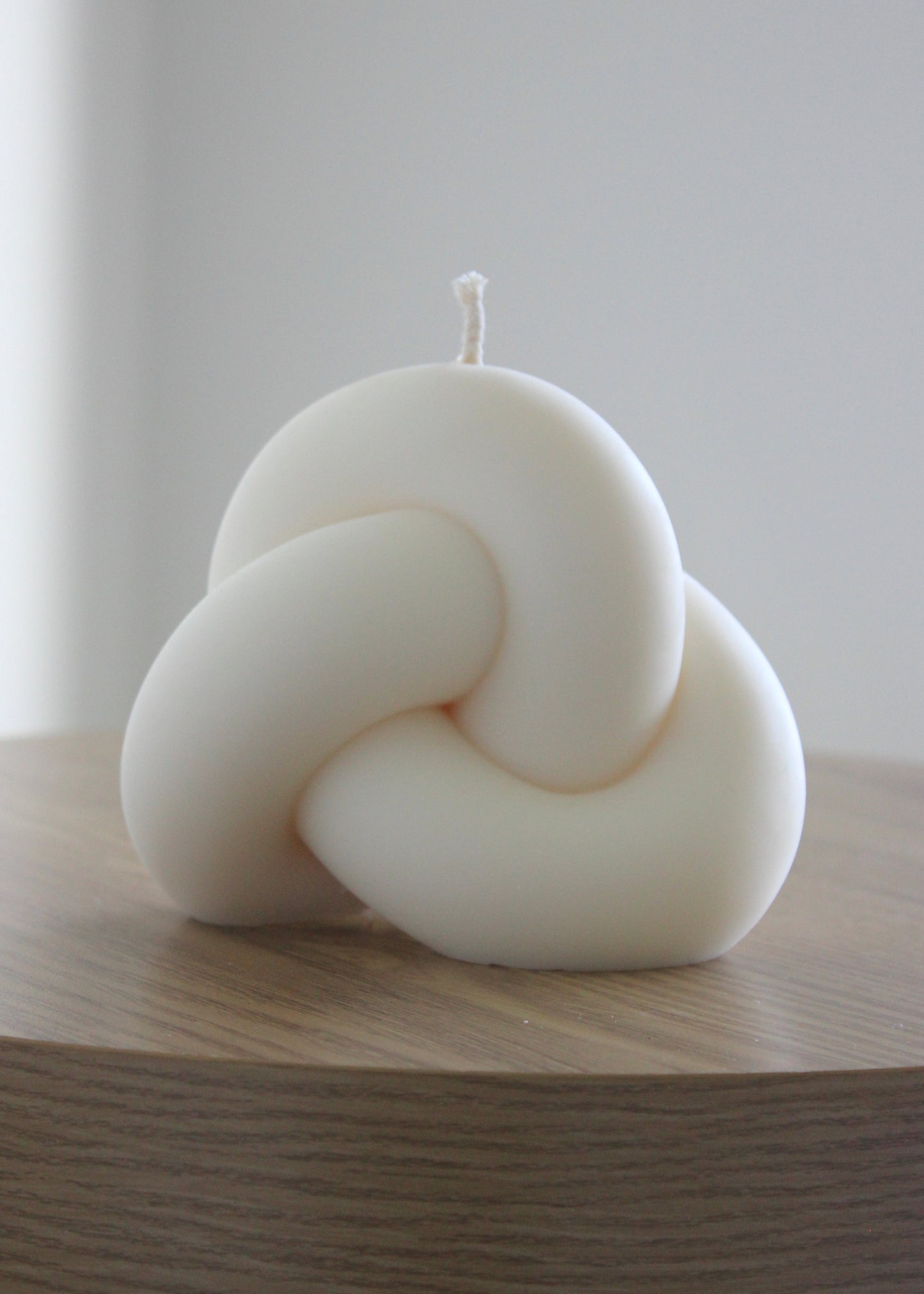 Knot candle